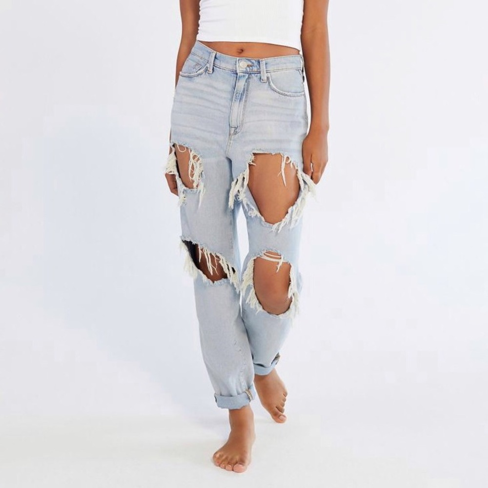 BDG High-Waisted Mom Jean Light Wash